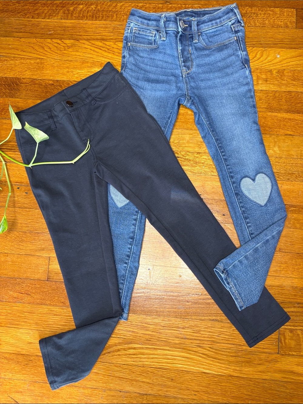 2 pants Old Navy and Gap Kids 👧 Black and Blue Jeans with Heart Knee Patch